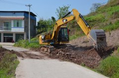 梁平區(qū)星橋鎮(zhèn)：拓寬公路通客車 方便群眾出行